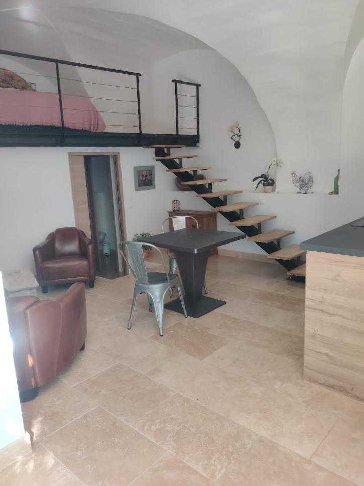 Charme Et Authenticite Dans Une Ferme. Lourmarin Eksteriør billede